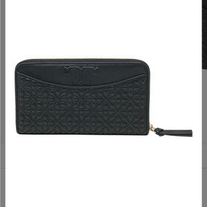 TORY BURCH Black Bryant Zip Leather Wallet